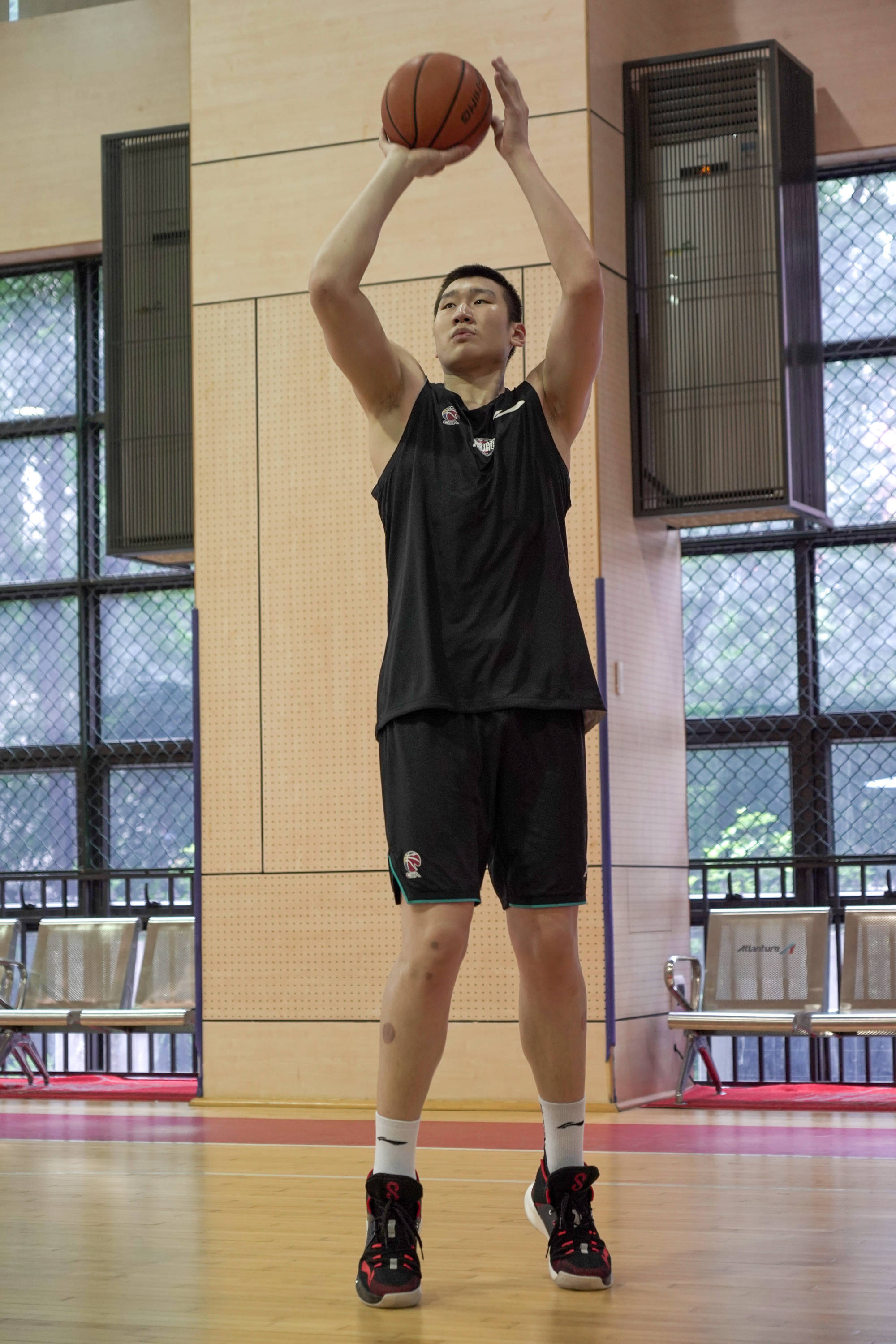 u8正规线路洛杉矶快船远射贴柱备战葡超萨克拉门托国王再遭质疑备战欧篮联，孟菲斯灰熊围绕欧篮联豪取连胜瞬间刷屏的简单介绍